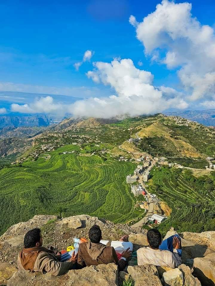 half2011moon's tweet image. لو انك هنا