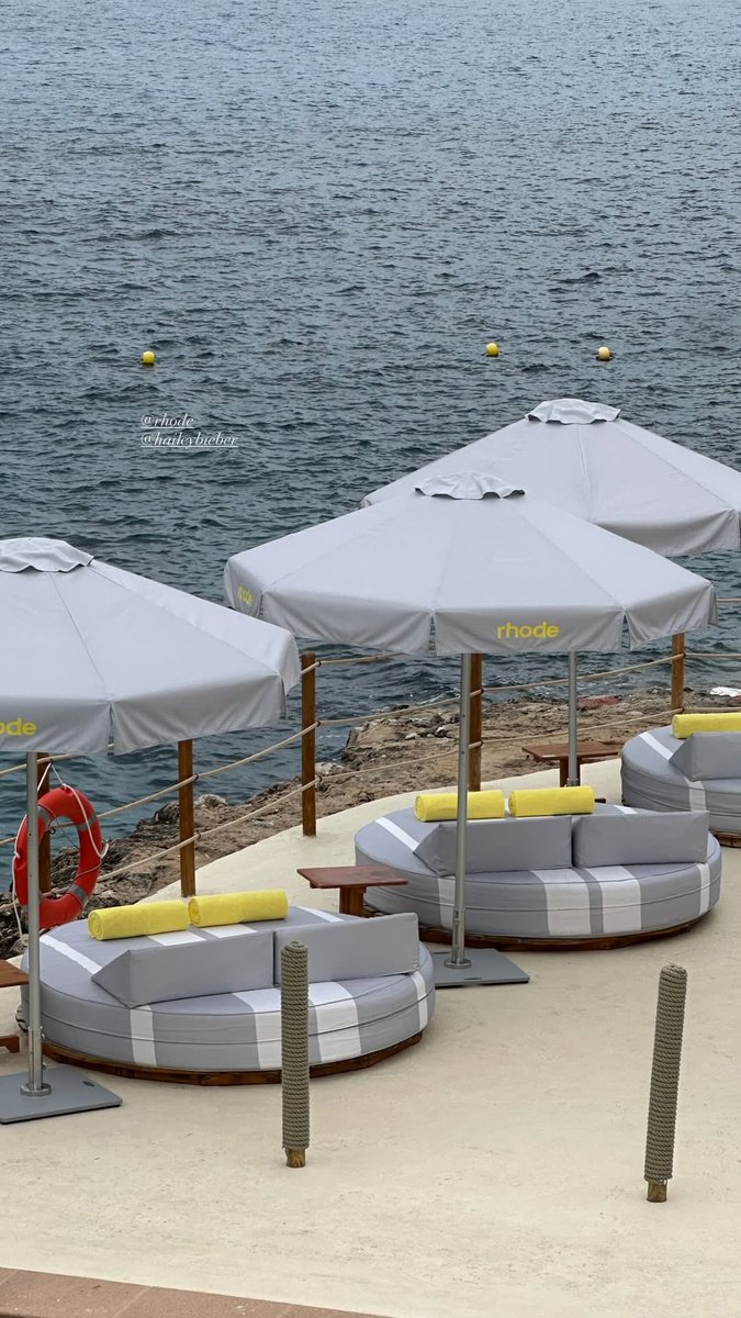 scorpiomuse's tweet image. it’s a rhode summer 🍋🍸