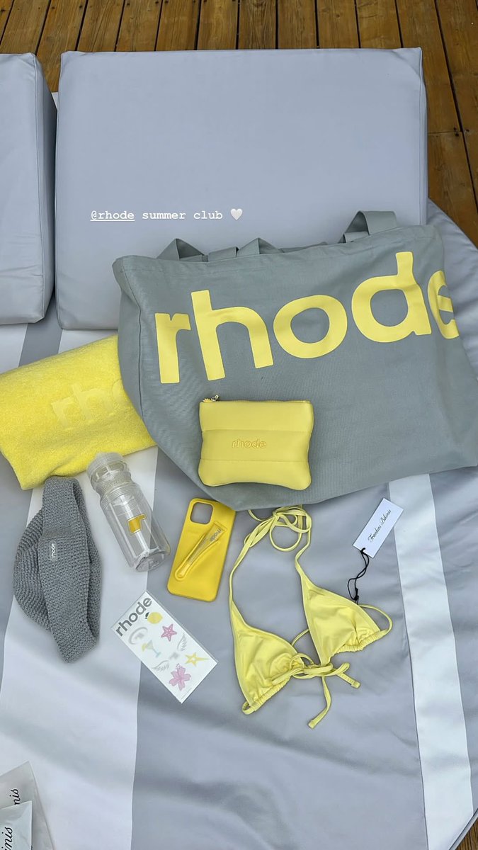 scorpiomuse's tweet image. it’s a rhode summer 🍋🍸