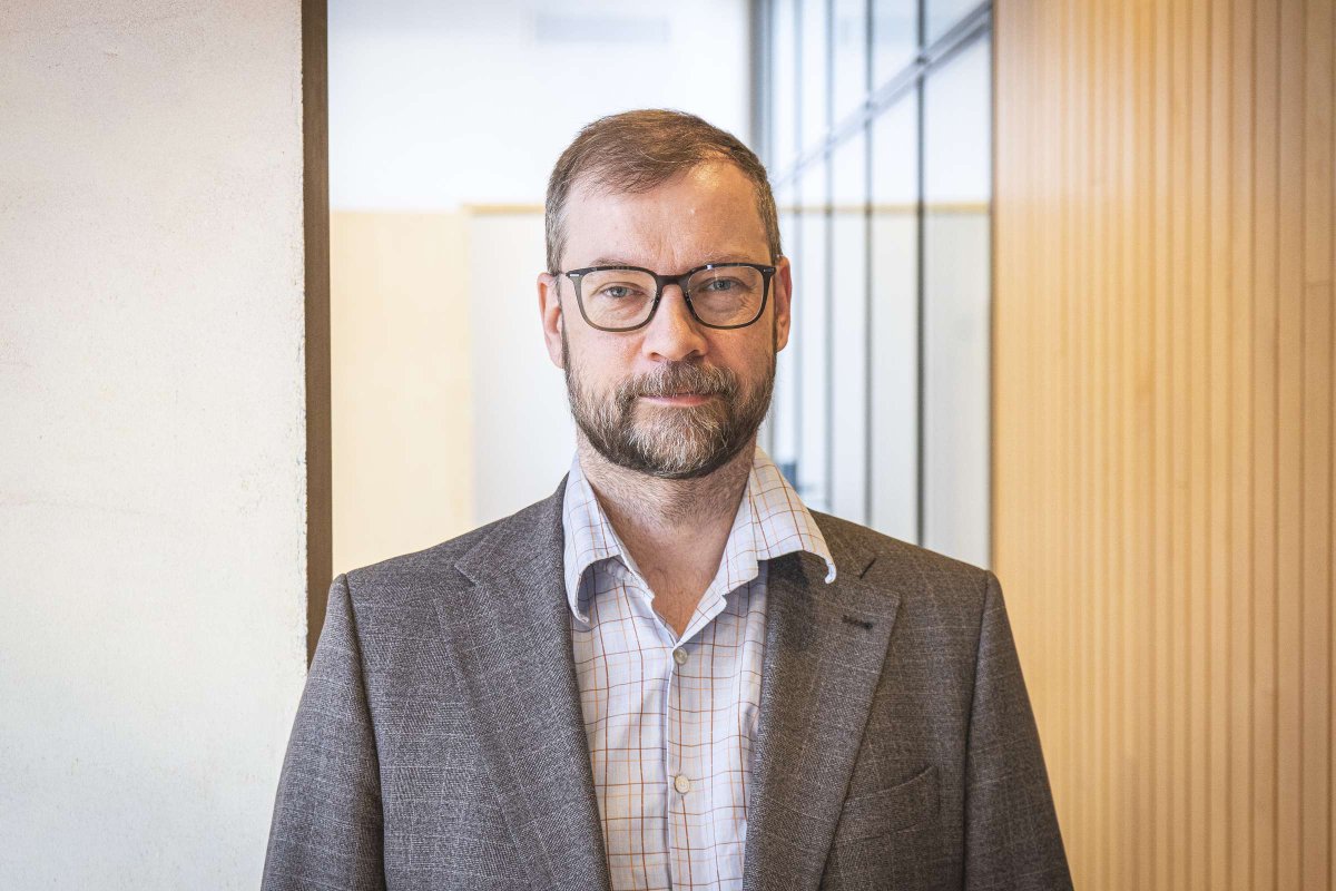 Fyrr­ver­andi þing­mað­ur Pírata skrif­ar um mál­þóf á Al­þingi sem stefn­ir í Ís­lands­met, og líkir henni við fangaklemmu. heimildin.is/grein/24895/fa…