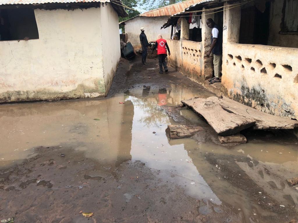 The Gambia Red Cross Society (GRCS) (@gambiaredcross) on Twitter photo Heavy rainfall in Fonkoi Kunda has led to severe flooding, affecting 18 households with 8 families completely displaced due to extensive damage.
The <a href="/GambiaRedCross/">The Gambia Red Cross Society (GRCS)</a>, through its LRR Branch, is working closely with local authorities to assess the situation & identify urgent needs Heavy rainfall in Fonkoi Kunda has led to severe flooding, affecting 18 households with 8 families completely displaced due to extensive damage.
The <a href="/GambiaRedCross/">The Gambia Red Cross Society (GRCS)</a>, through its LRR Branch, is working closely with local authorities to assess the situation & identify urgent needs