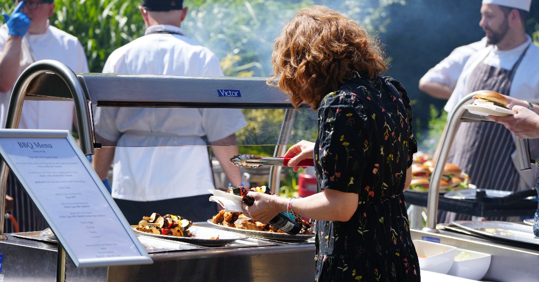 QueensCam's tweet image. Last Friday, the staff of Queens' College were invited to a BBQ to celebrate Mohamed El-Erian's time as President. It was a wonderful afternoon filled with laughter and lots of yummy food. Plus, Mohamed received his leaving gift from the staff, a signed QPR shirt. 🍔🍗☀️