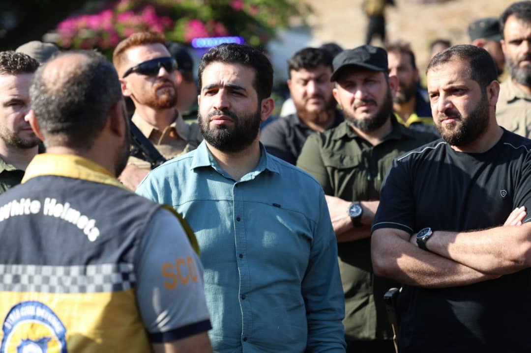Anas_Khatab_sy's tweet image. نتابع ميدانياً تطورات الحرائق المُحزنة في الساحل، والجهود المتواصلة للسيطرة عليها، بفضل الجهود الكبيرة التي بذلتها القوى العاملة وطواقم الإطفاء والإنقاذ لم تُسجل أية إصابات بين المدنيين، وهذا إنجاز يُحسب لهم جميعاً.
كل الشكر والتقدير لأبطال الميدان.