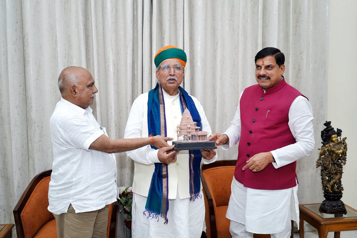 Dr Mohan Yadav (@drmohanyadav51) on Twitter photo आज दिल्ली में केंद्रीय विधि और न्याय (स्वतंत्र प्रभार) एवं संसदीय कार्य राज्य मंत्री माननीय श्री <a href="/arjunrammeghwal/">Arjun Ram Meghwal</a> जी से शिष्टाचार भेंट की।
इस अवसर पर <a href="/BJP4MP/">BJP Madhya Pradesh</a> के माननीय प्रदेश अध्यक्ष श्री हेमंत खंडेलवाल जी भी मौजूद रहे।
<a href="/Hkhandelwal1964/">Hemant Khandelwal</a> आज दिल्ली में केंद्रीय विधि और न्याय (स्वतंत्र प्रभार) एवं संसदीय कार्य राज्य मंत्री माननीय श्री <a href="/arjunrammeghwal/">Arjun Ram Meghwal</a> जी से शिष्टाचार भेंट की।
इस अवसर पर <a href="/BJP4MP/">BJP Madhya Pradesh</a> के माननीय प्रदेश अध्यक्ष श्री हेमंत खंडेलवाल जी भी मौजूद रहे।
<a href="/Hkhandelwal1964/">Hemant Khandelwal</a>