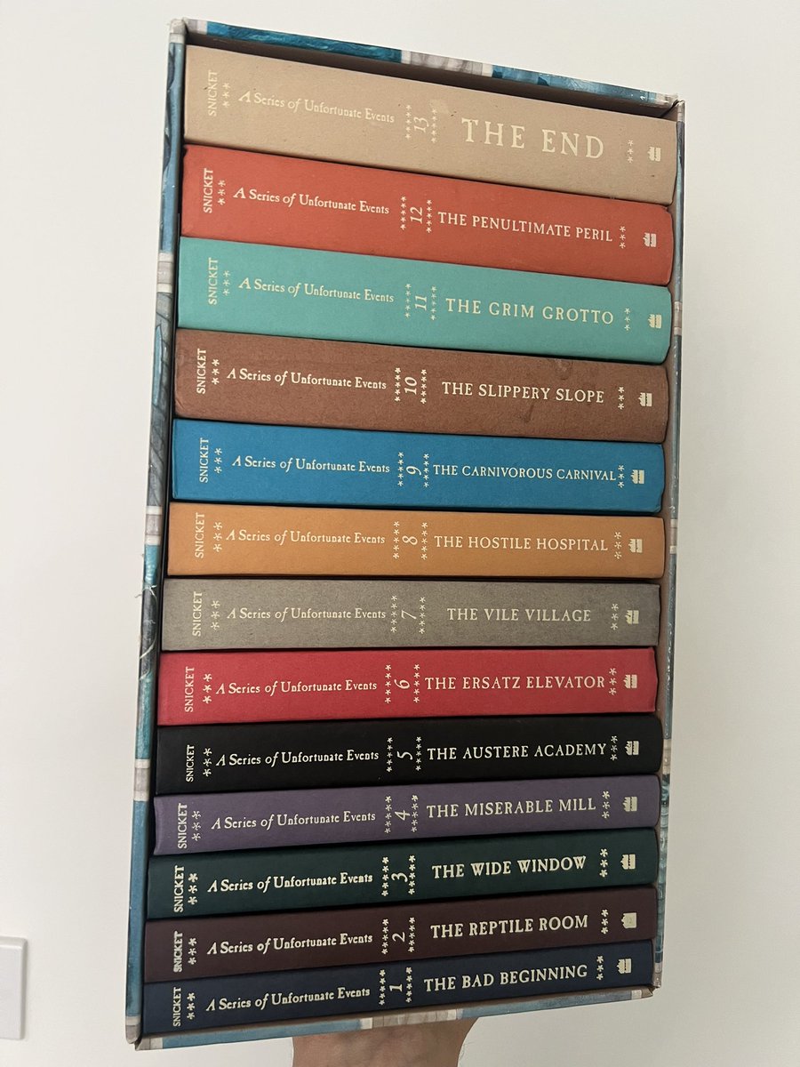 MRCompletionis's tweet image. A Series of Unfortunate Events books #UnfortunateEvents #ComedyCommunity #comedystories #BooksWorthReading #books #CountOlaf #ASeriesofUnfortunateEvents #favouriteauthor #WritingCommunity #LemonySnickett