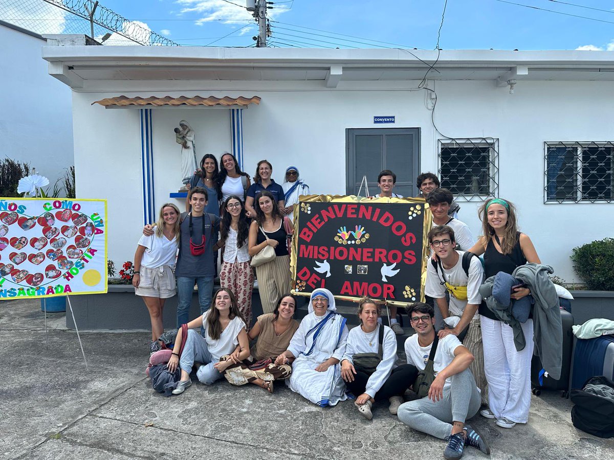 Encomendamos a este grupo de jóvenes que van a vivir una experiencia misionera con las Misioneras de la Caridad, en #Honduras. #veranomisión <a href="/architoledo/">Archidiócesis de Toledo</a> @bondhu_voluntariado <a href="/OMP_ES/">OMP España</a>