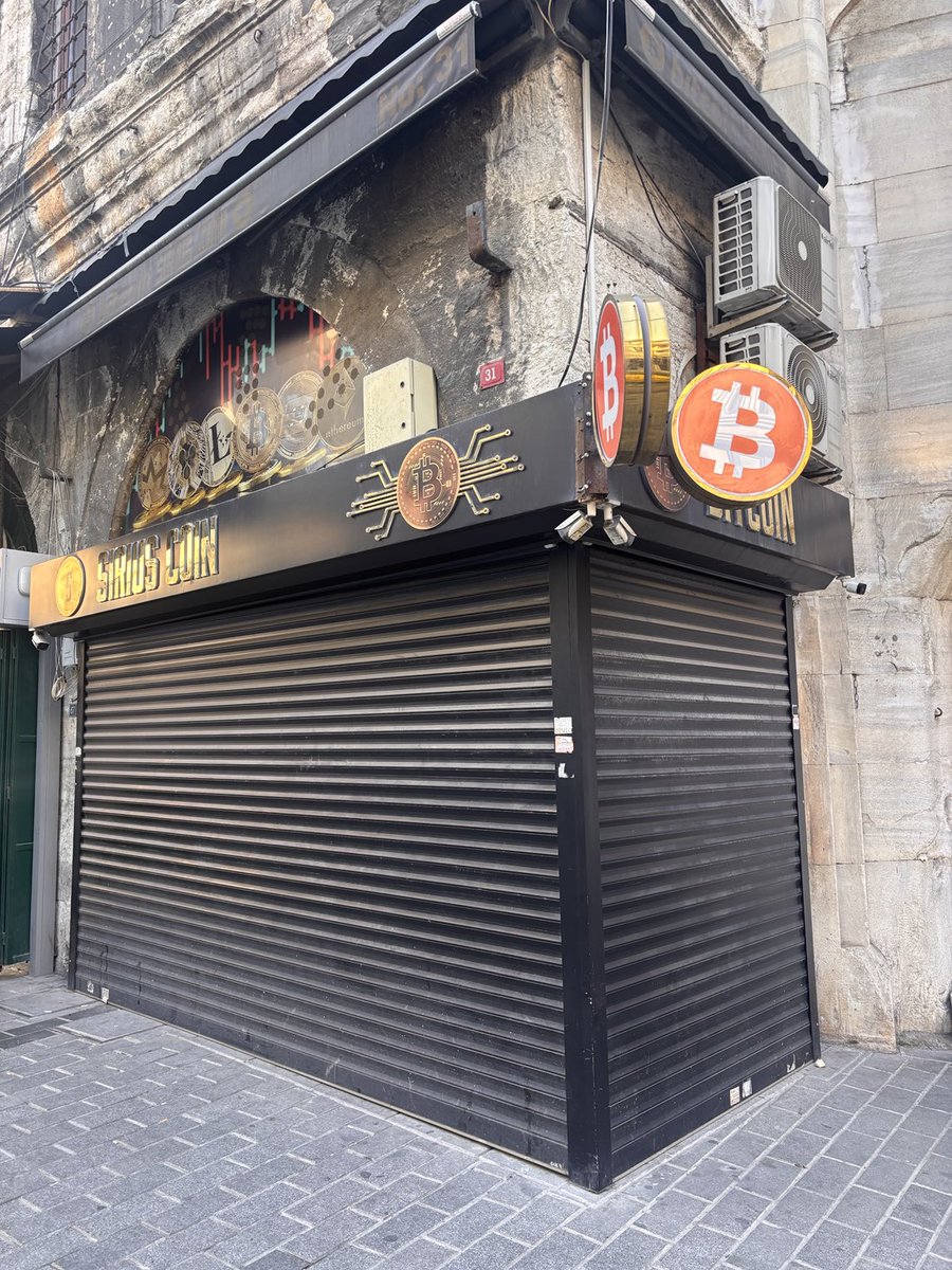 prathamesh_io's tweet photo. Damnn I was surprised to see this offline crypto exchange (or maybe a bitcoin ATM) thing in Istanbul 

when are we getting this in India?

⁦@celerizhq⁩ I see an opportunity 👀 https://t.co/8FXDq1pY48