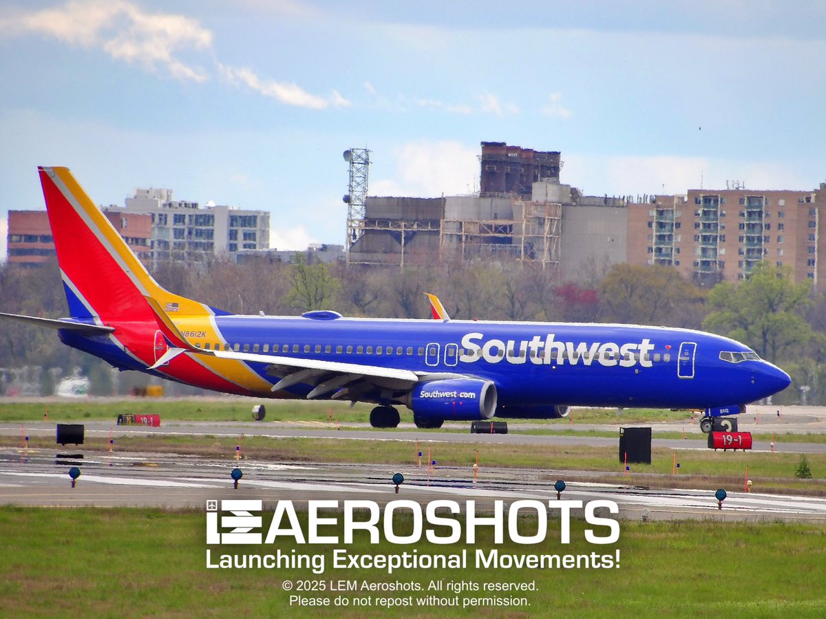 LEMAeroshots's tweet image. How about some love for your week? -LEM 💙❤️💛

✈️ @SouthwestAir @Boeing 737-800 🎨 Heart Livery 🔢 #N8612K 📍 DCA (@Reagan_Airport) 🛬 Runway 1 🗓️ April 4, 2024 📸 @Kodak @KodakPIXPRO AZ528

#LEMAeroshots #FlyReagan #DCA #Landing #Southwest #SouthwestHeart #Boeing737 #TeamMWAA