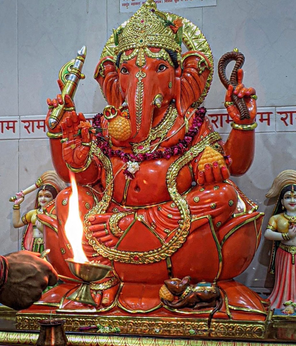 Tuesday &amp; Aarati of Ganesh Ji at Chataradham. 🕉🙏

Pic. @aryan_adhikari9