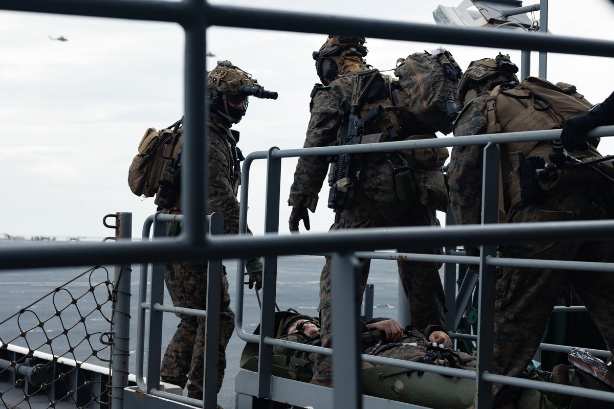 31stMeu's tweet image. 馃搷Coral Sea, July 7, 2025.
U.S. Marines with MRF, 31st MEU, conduct a VBSS exercise aboard the USS John L. Canley (ESB 6).
(@USMC 馃摳 by Cpl. Alora Finigan)
@USNavy
@DeptofDefense
@NATO
#Marines #Training #Lethality #Readiness #JointForce
