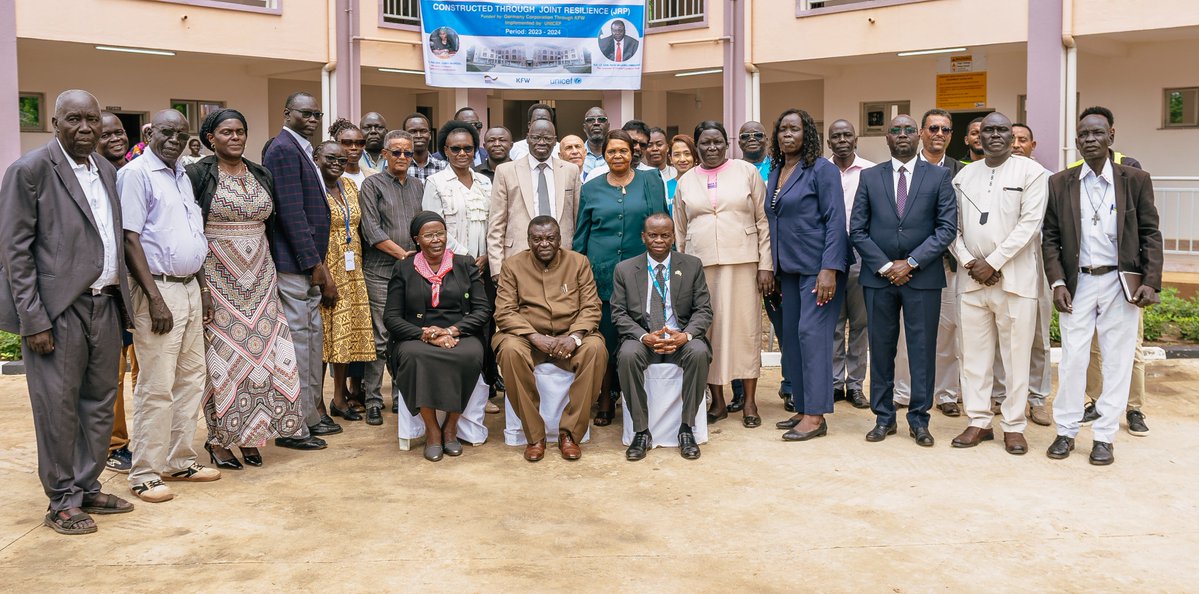 unicefssudan's tweet image. Proud moment for 🇸🇸! We have inaugurated one of the largest vaccine stores built by UNICEF in Juba. This joint effort enhances the capacity to store lifesaving vaccines against dangerous childhood diseases: measles, polio, malaria & cholera. @BMZ_Bund @KfW_FZ_int @WFP_SouthSudan