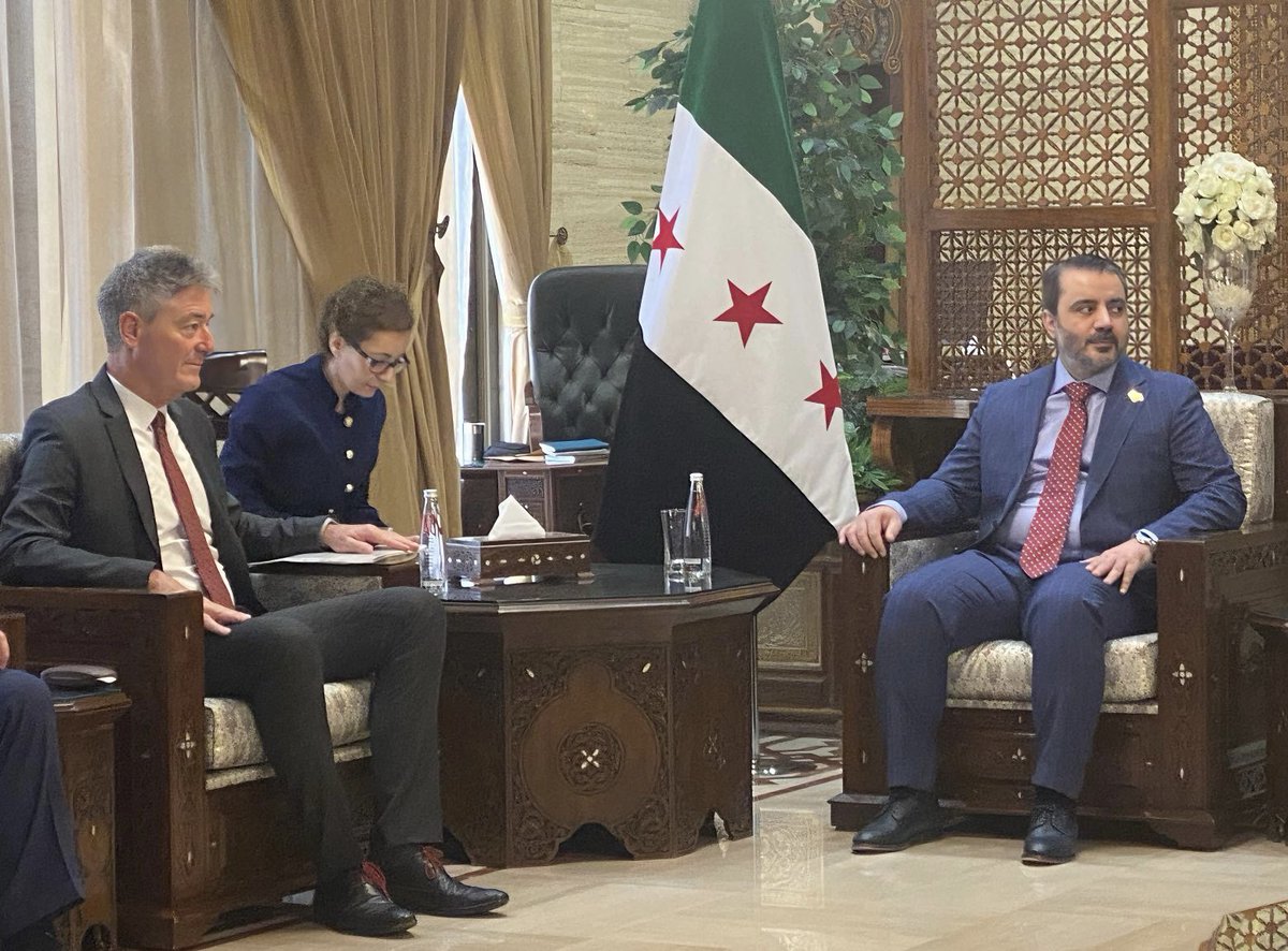 Michael Ohnmacht (@m_ohnmachteu) on Twitter photo تبادل بنّاء اليوم مع معالي وزير الخارجية د. أسعد الشيباني <a href="/AsaadHShaibani/">أسعد حسن الشيباني</a> بحضور رؤساء بعثات الاتحاد الأوروبي. ناقشنا آخر التطورات في #سوريا والمنطقة، وشرحت خلاصات مجلس الاتحاد الأوروبي الأخيرة. وأعربنا عن استعدادنا لدعم جهود مكافحة حرائق الساحل. تبادل بنّاء اليوم مع معالي وزير الخارجية د. أسعد الشيباني <a href="/AsaadHShaibani/">أسعد حسن الشيباني</a> بحضور رؤساء بعثات الاتحاد الأوروبي. ناقشنا آخر التطورات في #سوريا والمنطقة، وشرحت خلاصات مجلس الاتحاد الأوروبي الأخيرة. وأعربنا عن استعدادنا لدعم جهود مكافحة حرائق الساحل.
