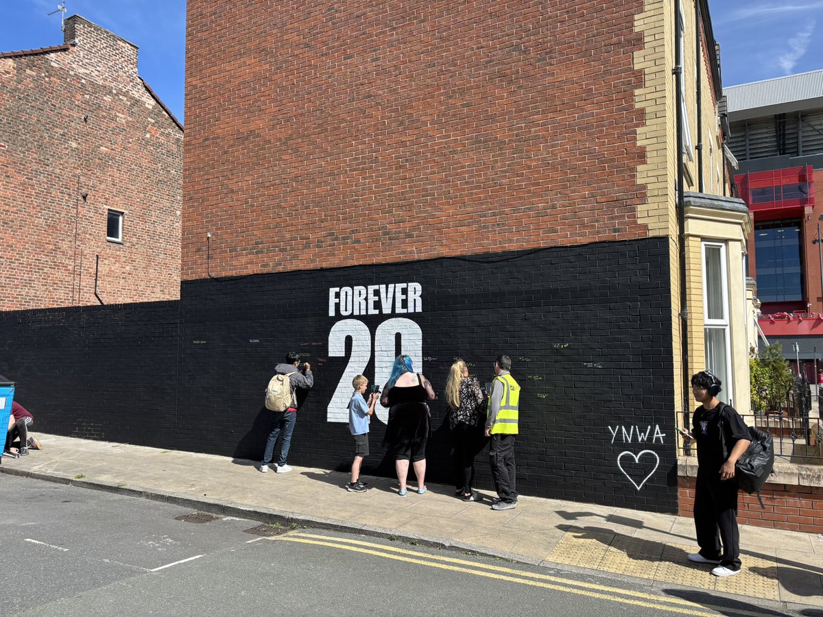 Diogo Jota mural is already underway, I absolutely love this club &amp; city. ❤️