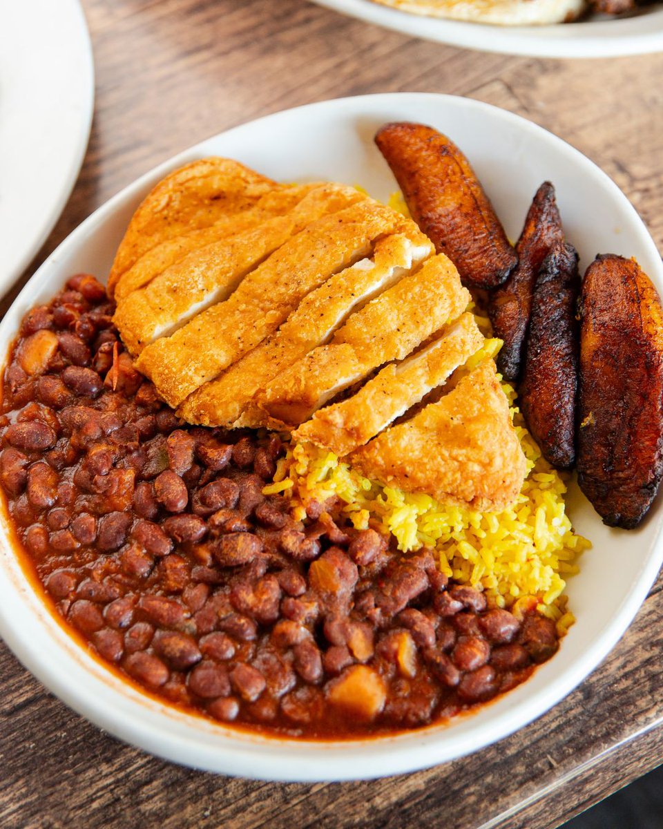 SofritoLatin's tweet image. Need weekday lunch plans? We’ve got you! 🤩

Lunch Specials are served Mon–Thurs, 11–5pm (dine-in or pick-up only!) 🕐🍴

#Lunch #LunchSpecial #QuickBite #OrlandoEats #LOVESOFRITO