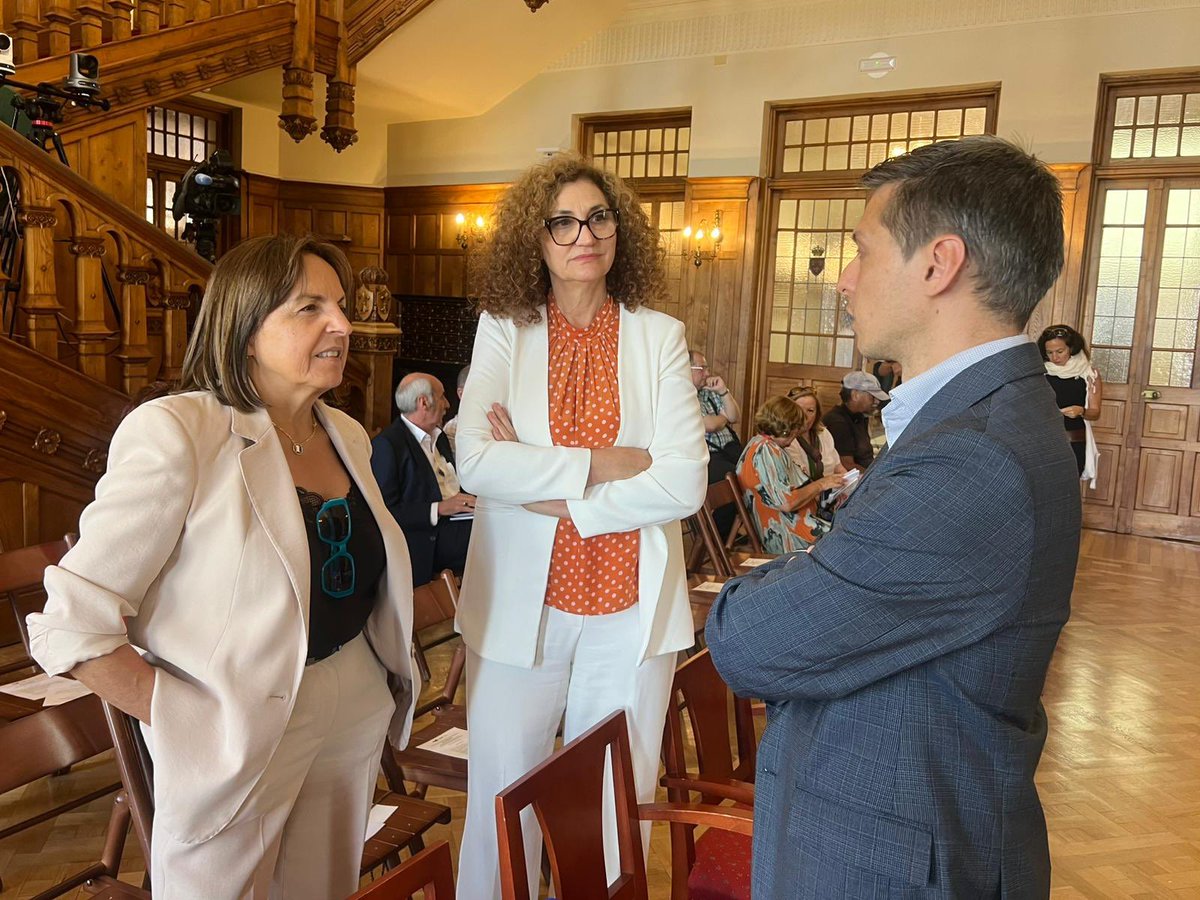 Un placer asistir a la investidura de una pionera, la nueva doctora honoris causa de la <a href="/UIMP/">UIMP</a>, Eva Nogales, científica de la <a href="/UCBerkeley/">UC Berkeley</a>.