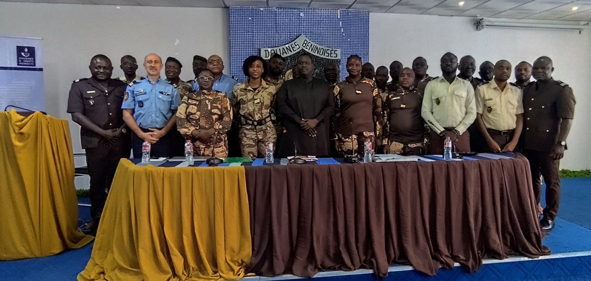 CoopSecuDefense's tweet image. #Bénin 🇧🇯🇫🇷 : renforcement des capacités douanières béninoises en matière de contrôle des marchandises sensibles, pour assurer la sécurité et la stabilité régionale.