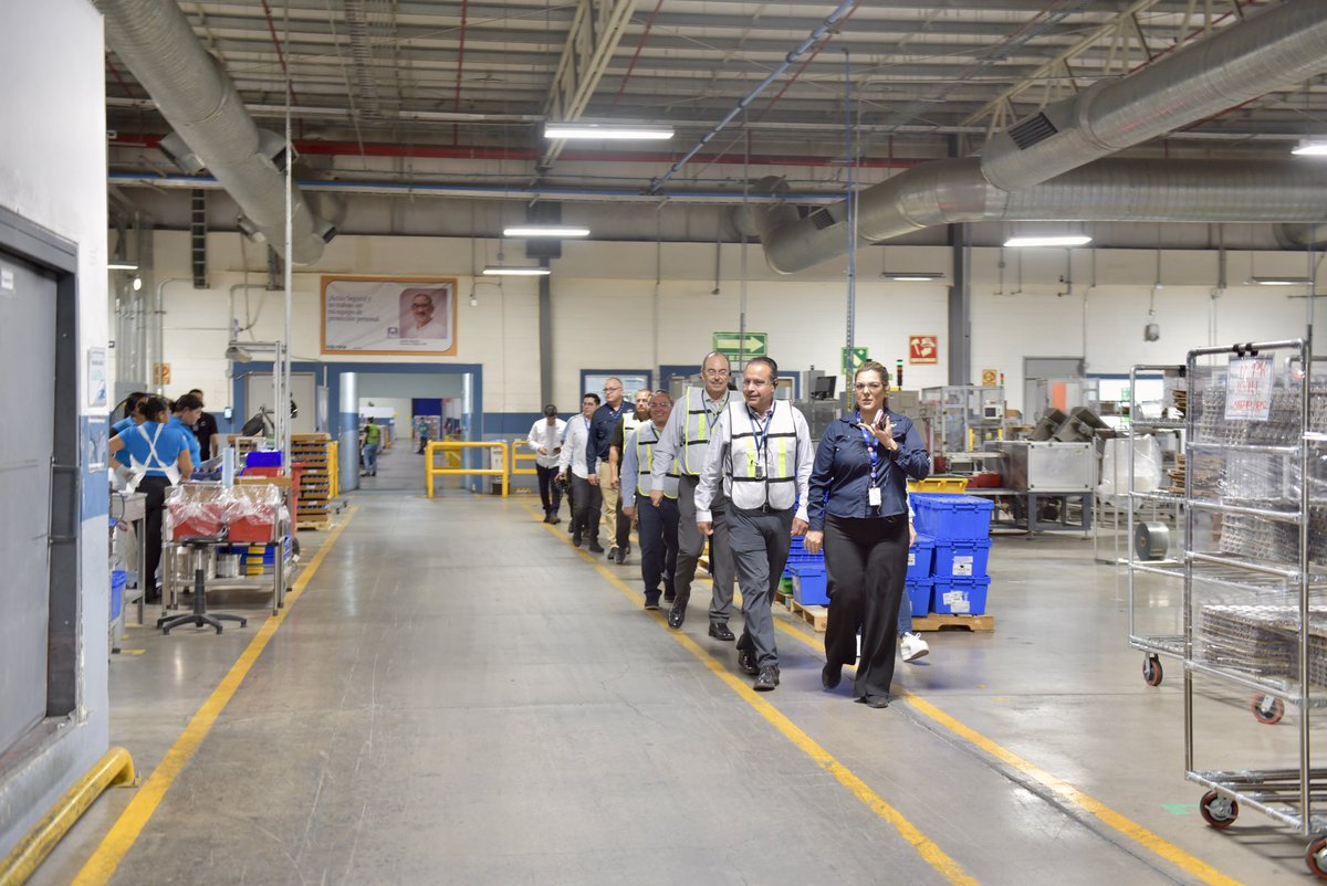 ¡La H tendrá más de 4 mil nuevos empleos! 

Conocí el plan de expansión de #Zobele, una empresa manufacturera que le apuesta a Hermosillo para seguir creciendo; reconociendo la calidad de mano de obra y la competitividad de nuestra ciudad. 

Una gran noticia que reafirma a