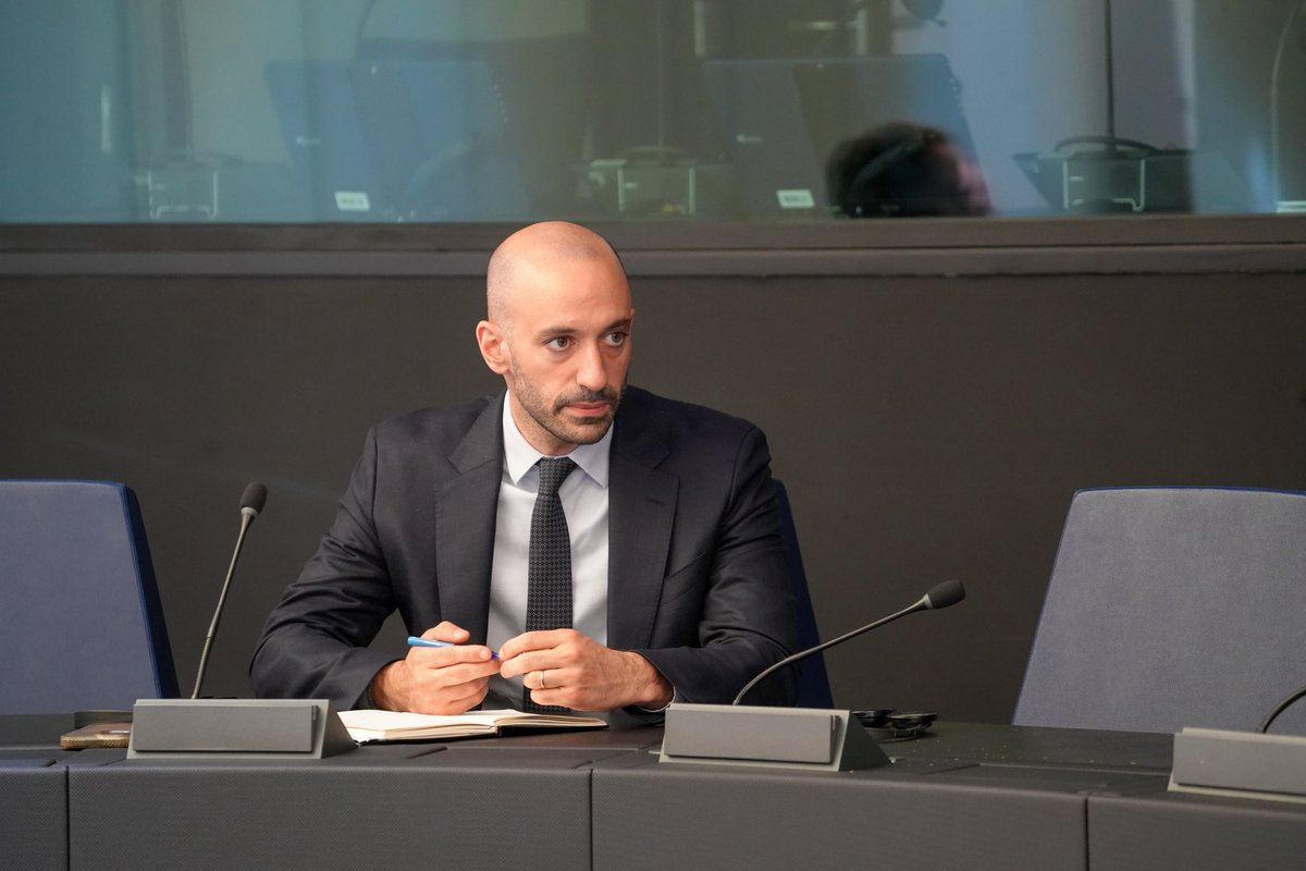 ValerieHayer's tweet image. Merci @benjaminhaddad pour nos échanges ce matin avec la délégation @Ensemble_UE.
Guerre commerciale avec Trump, Mercosur, situation en Ukraine et au Moyen-Orient : l’actualité est brûlante et nécessite une réponse forte de l’Europe. Nous y travaillons.