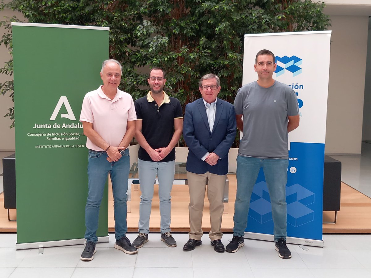 Fundación PTS (Parque Tecnológico de la Salud) (@fundacionpts) on Twitter photo Hoy hemos tenido el honor de recibir a <a href="/JLBombardino/">Jose Luis de la Torre</a> del <a href="/IAJuventud/">Instituto Andaluz de la Juventud</a> 🤝
Juntos trabajamos para ofrecer mejores herramientas y respuestas a la juventud en los ámbitos biosanitario y tecnológico💡
El PTS sigue siendo un motor clave para el empleo y emprendimiento juvenil. Hoy hemos tenido el honor de recibir a <a href="/JLBombardino/">Jose Luis de la Torre</a> del <a href="/IAJuventud/">Instituto Andaluz de la Juventud</a> 🤝
Juntos trabajamos para ofrecer mejores herramientas y respuestas a la juventud en los ámbitos biosanitario y tecnológico💡
El PTS sigue siendo un motor clave para el empleo y emprendimiento juvenil.