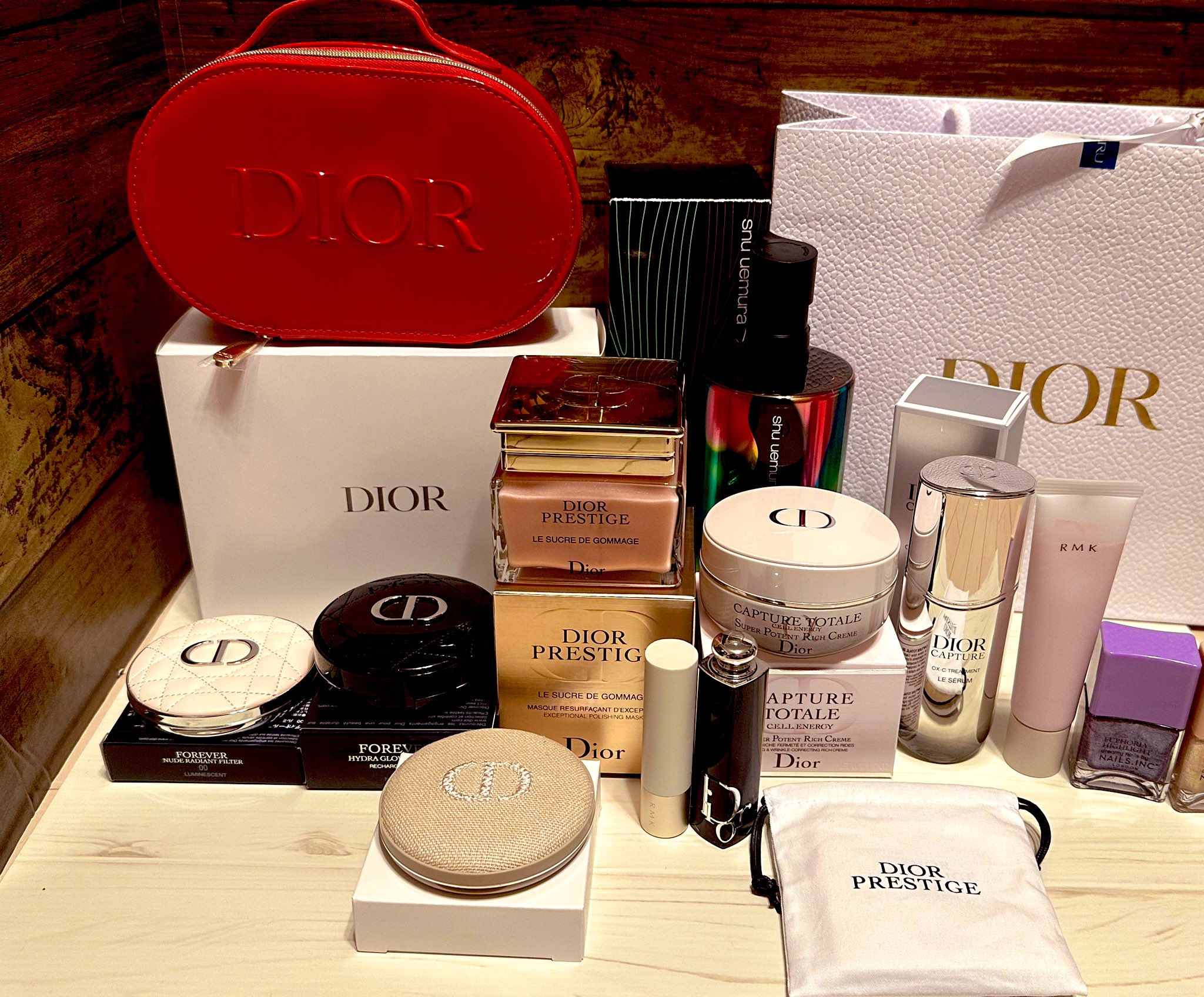 SK-II、RMK、シュウウエムラ他コスメ　まとめ売り　A-124 シュウ ウエムラ・クリスマスコフレ2024】 11／1発売・TASAKIと