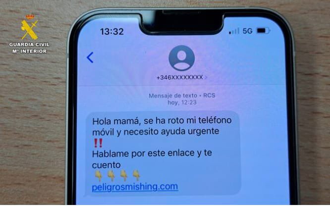 🔴 La Guardia Civil desarticula en Hellín un grupo criminal que estafaba con el timo del “hijo en apuros”. Engañaron a una vecina de A Coruña por casi 5.000€. Tres implicados, uno de ellos con antecedentes. ¡Verifica antes de enviar dinero!
