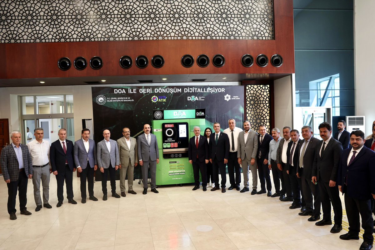 ♻️ Depozito Yönetim Sistemi #Konya Koordinasyon Toplantısı’nı;

Konya Valimiz Sn. İbrahim Akın (<a href="/Vali_Akin/">İbrahim Akın</a>), Konya Büyükşehir Belediye Başkanımız Sn. Uğur İbrahim Altay (<a href="/u_ibrahim_altay/">Uğur İbrahim Altay</a>), Türkiye Çevre Ajansı Başkanımız Prof. Dr. Sn. Ferhat Pirinççi (<a href="/pirferhat/">Ferhat Pirinççi</a>) ile mülki idare