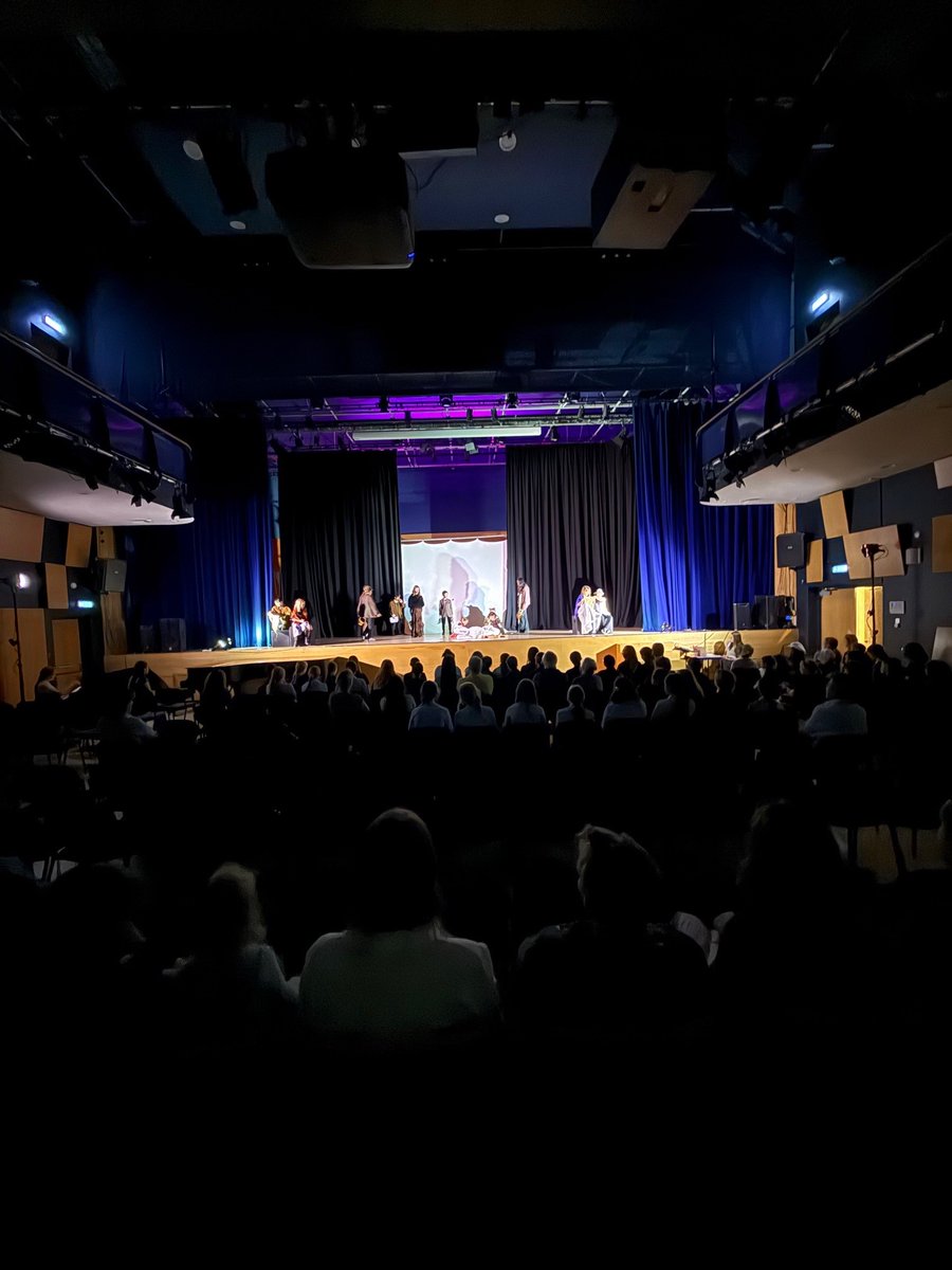 Over the course of the 2024/25 academic year, more than 600 pupils from eight local primary schools have taken part in enrichment activities led by 130 St Swithun’s students and staff. This week U5 students worked with local primary schools for A Play in a Day and A Day of Sport.