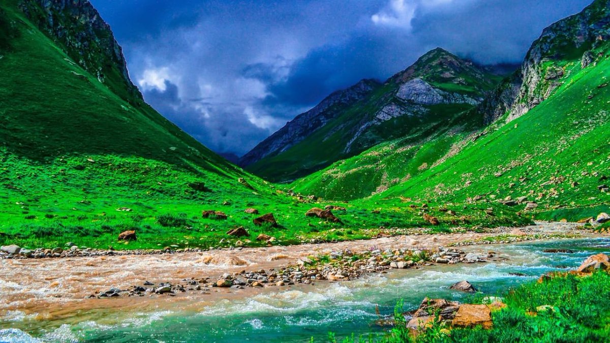 PakinNiger's tweet photo. Discover Pakistan's beauty with exclusive discounts! Green Pak Hotels & Resorts offers preferential room rates for tourists & delegations at 4-star amenities in scenic locations like Hunza, Skardu & more! Book now: https://t.co/7eJQ3JXQ43
Ph: +92(307) 891-1000 #GreenPak https://t.co/PboxWCu560