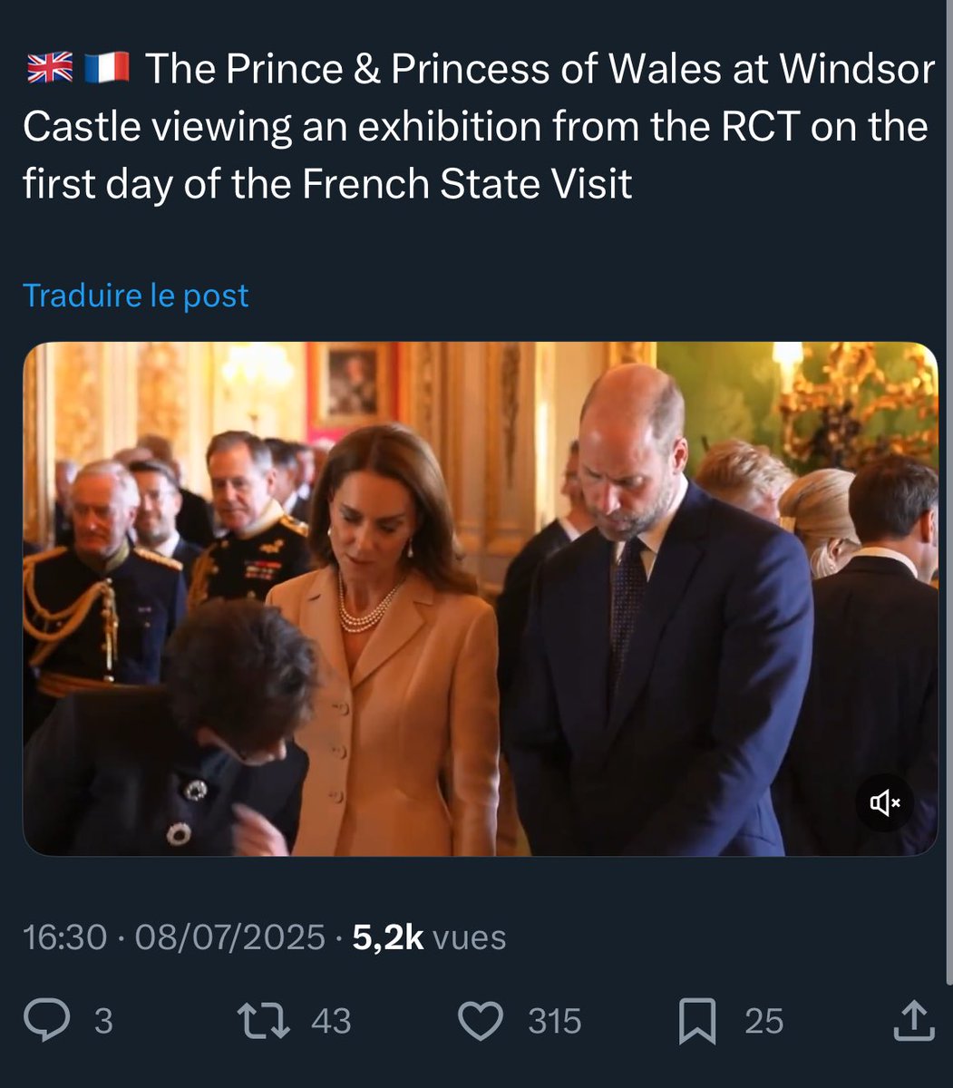 Quoi, une expo sur le RCT ⁦<a href="/RCTofficiel/">RCT – Rugby Club Toulonnais</a>⁩ à Windsor ? C’est trop d’honneur! 🤣🥸 (Bon je sais que ce n’est pas notre RCT hein)