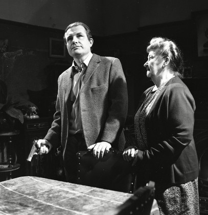 ProRoyalFamily's tweet image. Well I was trying to think of an episode in which I thought the crew made it special and so I chose Les Chatfield since his direction I think was paramount on this episode. John Finch's last corrie script also. The siege episode from 1970. #TonyWarrenDay #SoapWeek