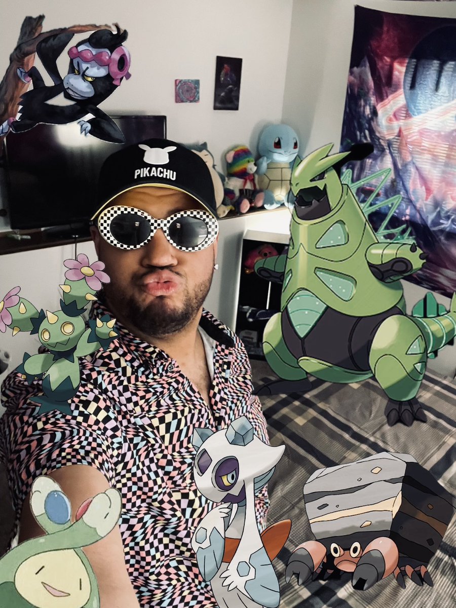 Hanging with the crew on my 34th bday!! Locals tonight to win a full art N’s zoroark! Let’s bring it home!