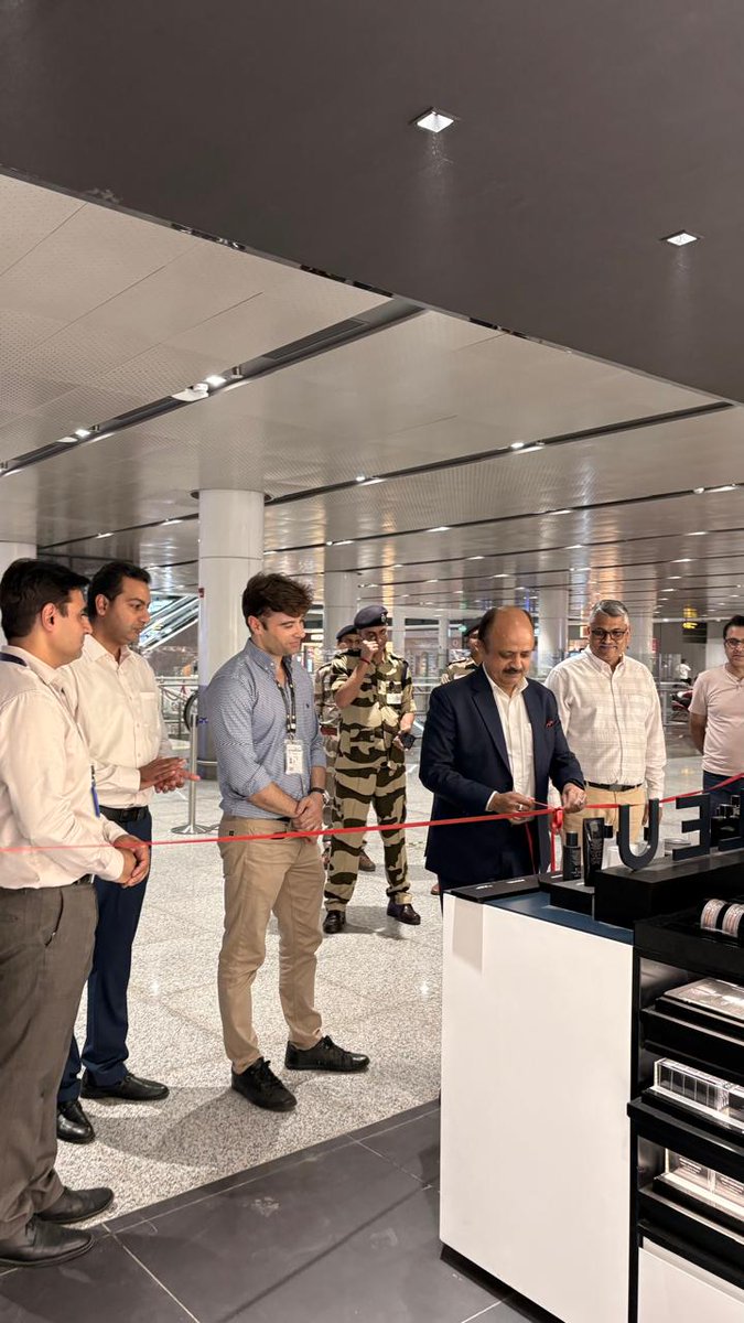 DelhiAirport's tweet photo. Chanel has landed at T1, Delhi Airport. ✨
Today, our CEO and Dy. CEO inaugurated India’s first-ever airport store by Chanel. We’re beyond thrilled to host this iconic brand.
A new era of luxury begins. Only at Delhi Airport.
#DELExclusive #Chanel #ChanelAtT1 #DelhiAirport https://t.co/2HV1ezDNiQ