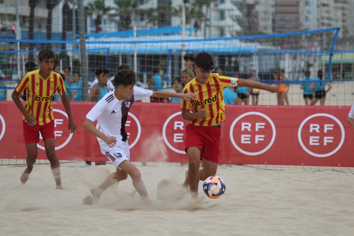 🎞️ Las fotos de la despedida de la #selecciónCLM sub-14 en su última jornada matutina, con más de 1️⃣0️⃣0️⃣ 📸

🆚 Islas Baleares

🔗 ffcm.es/pnfg/NPcd/N_GF…

#somosCLM | #genCLM