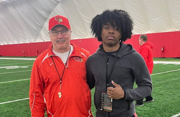 Brand New: <a href="/HLR_FOOTBALL/">Richards Football</a> Richards
is coming off a very strong season in 2024 and can 2025 be even better (Nation)
on3.com/boards/threads… <a href="/Ahmadbuchanan1/">Ahmad</a>