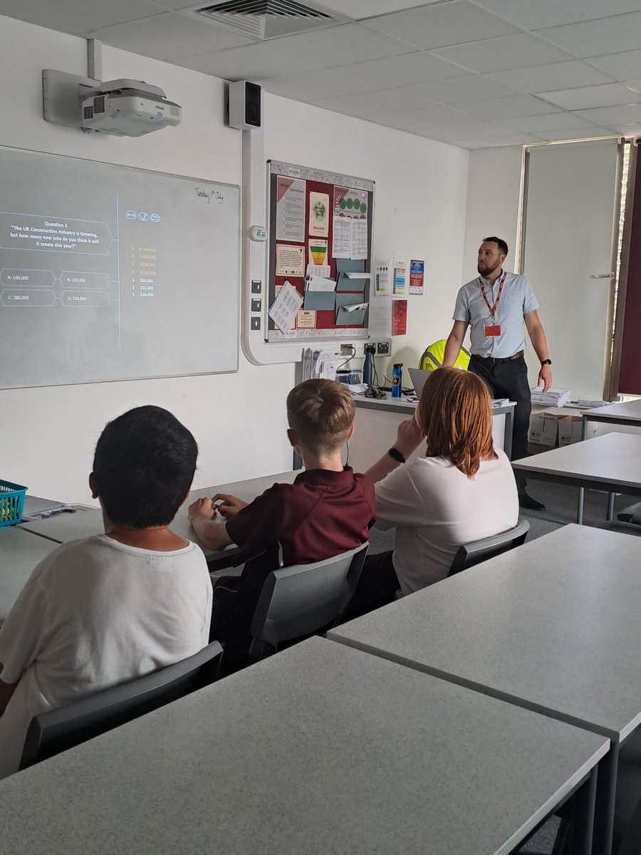 ...#beautytherapy, #online #contentcreation, #estateagency, #army, #NHS &amp; #construction.  Students learnt more about these careers, what the day-to-day #work looks like &amp; the steps they should take to get into these fields. Huge thanks to everyone who supported this event. 2/2