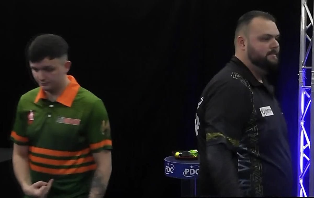 Dartpraat (@dartpraat) on Twitter photo Ik als ik weer eens verlies met 3-2 na 55 gemiste matchdarts Ik als ik weer eens verlies met 3-2 na 55 gemiste matchdarts