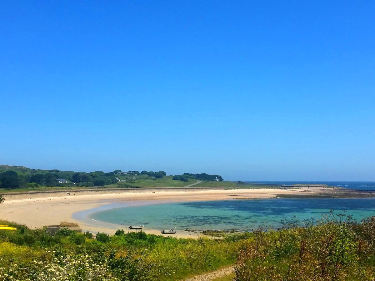 📍Picture yourself here…

Soft sand between your toes, the sound of the sea, and not another soul in sight. On #Alderney, it’s not just a dream - it’s your everyday escape.

Plan your Island Escape today: visitalderney.com

📸 Sally Smith