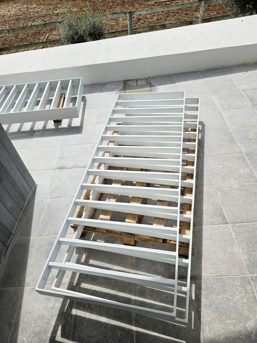 Project_Single Family House_"Connective Loophole"
New Building.
Location_Palmela - Portugal.
Under Construction - Windows Framing System application completed and Guardrails + Metal Acess Gates Assembly in progress.
#Construction #Palmela #Portugal