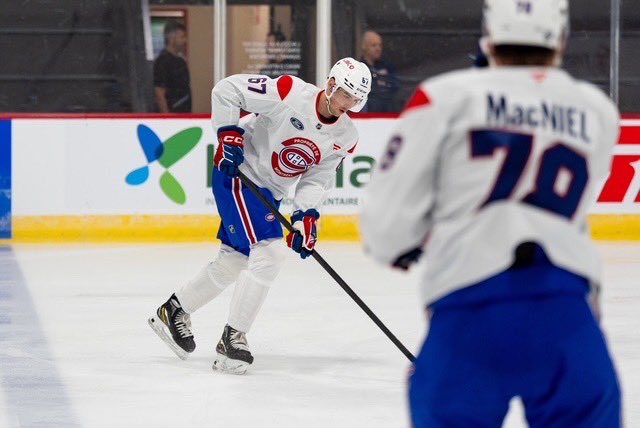 ArmadaBLB's tweet image. Félicitations à notre ancien capitaine Simon Lavigne qui a participé au camp de développement du Canadien la semaine dernière!
📸: @CanadiensMTL
#LeFuturEstMaintenant⚡️