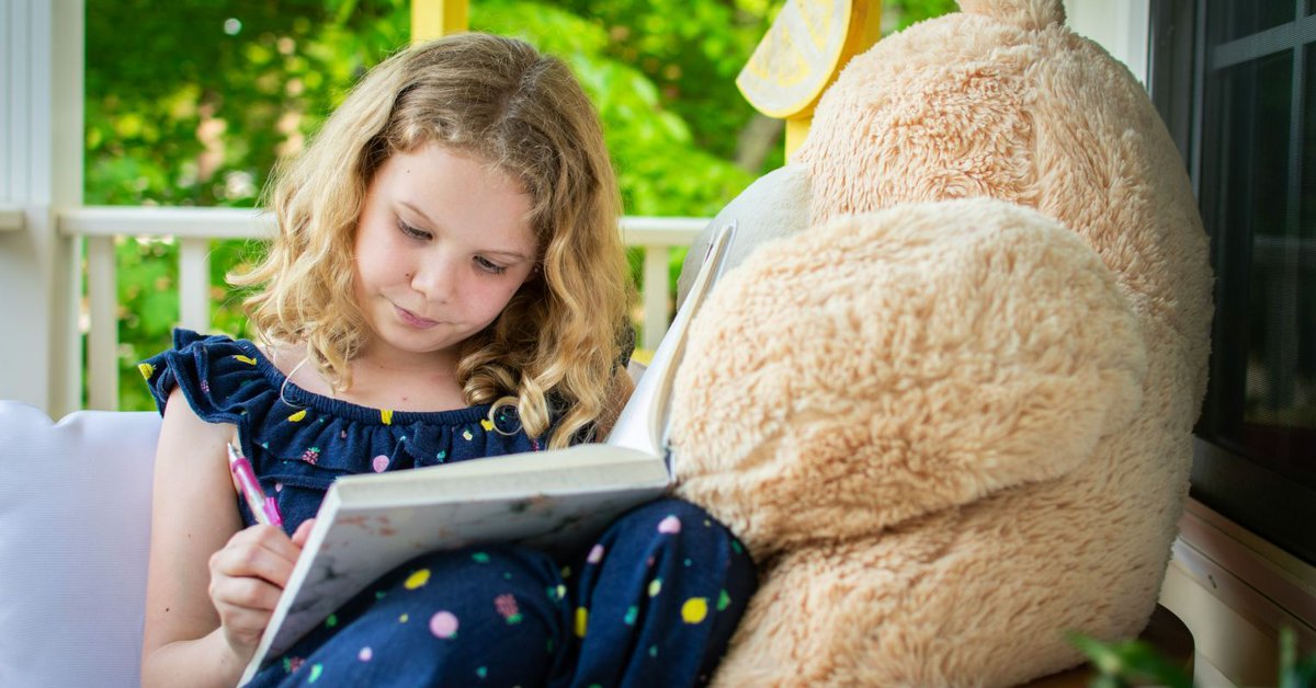 Where Does Creativity Reside in the Brain? buff.ly/wY5QnoL

Different areas of creativity (music, art, writing) map to different brain regions. A common "creativity circuit" connects these various brain regions. Engaging in creative acts can enhance our emotional