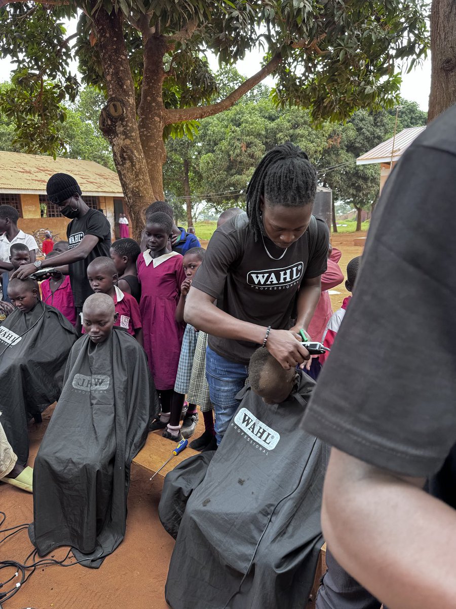 Bryanbarber256's tweet photo. We visited st Luke primary school at wabitungulu -zilobwe for free haircuts and some clothes https://t.co/gmaTnqmHu7