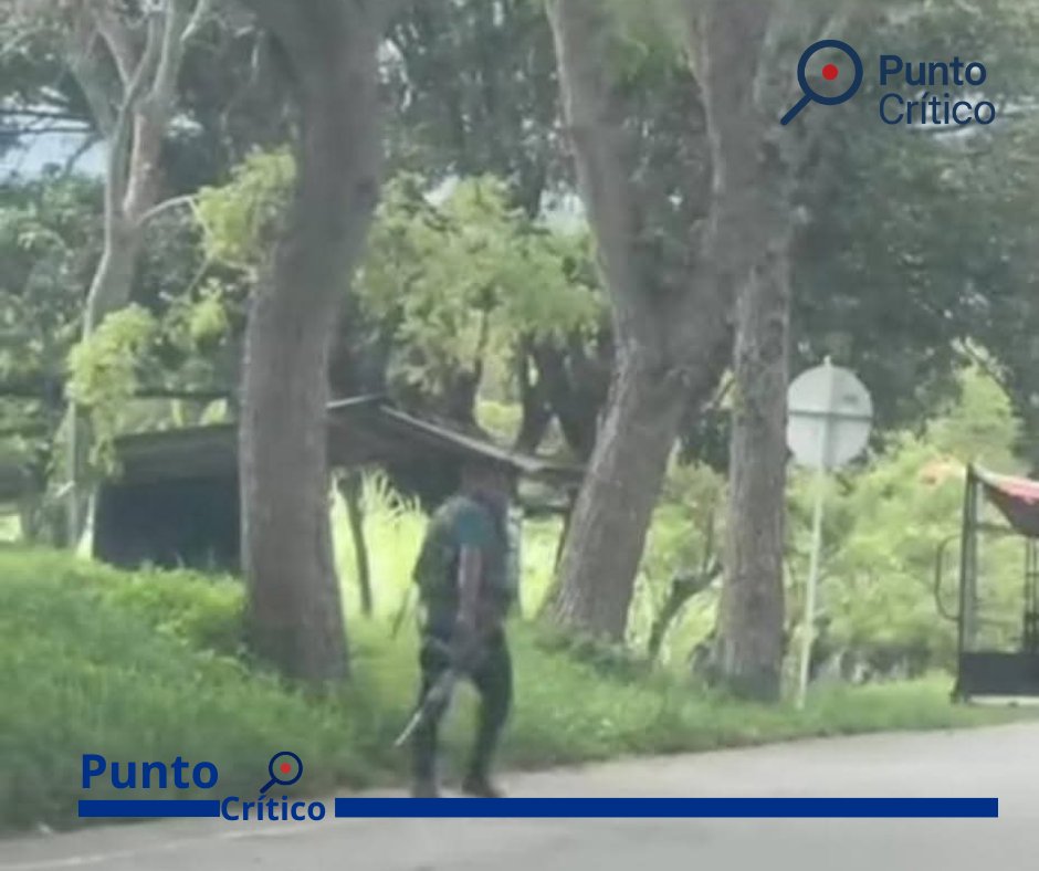PuntoCriticoCo's tweet photo. #Micronews|🚨Disidencias Intimidan En La Plata, Huila🚨

Presuntos disidentes de las FARC instalaron un retén ilegal en Puerto Dulce, zona rural de La Plata (#Huila), intimidando a conductores y generando pánico. Se investiga si serían del Frente Ismael Ruiz. El Ejército reaccionó y recuperó una moto robada. ¿Se consolida una nueva ruta criminal entre Huila y Cauca?

#PuntoCríticoCo 
#DisidenciasFARC #ReténIlegal #HuilaEnAlerta