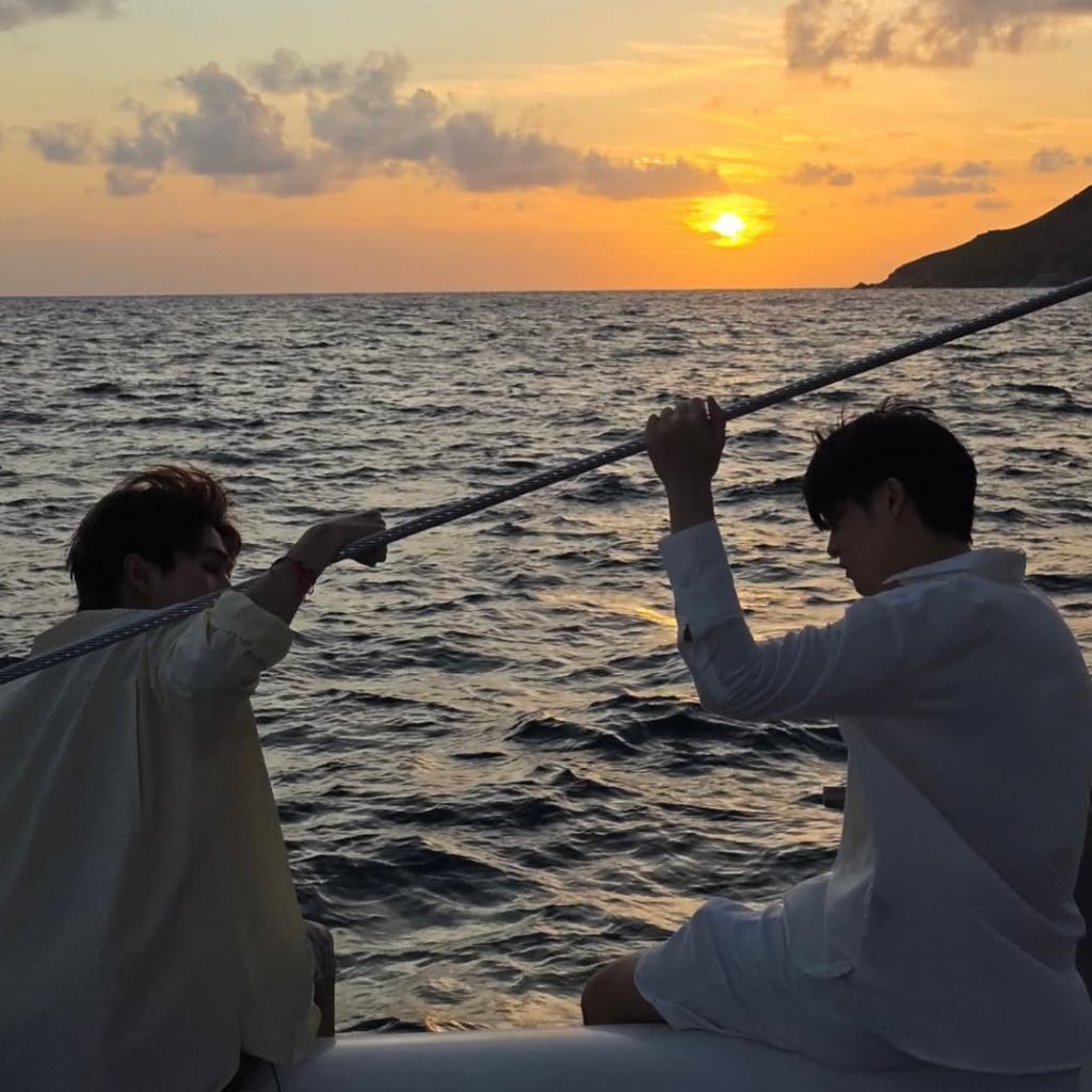 ซีนสกายนานินั่งดูพระอาทิตย์ตก⛅️ด้วยกันมันโรแมนติกมากอะ ทุกคนลงหมดมีทุกมุมเนย ㅠㅠ