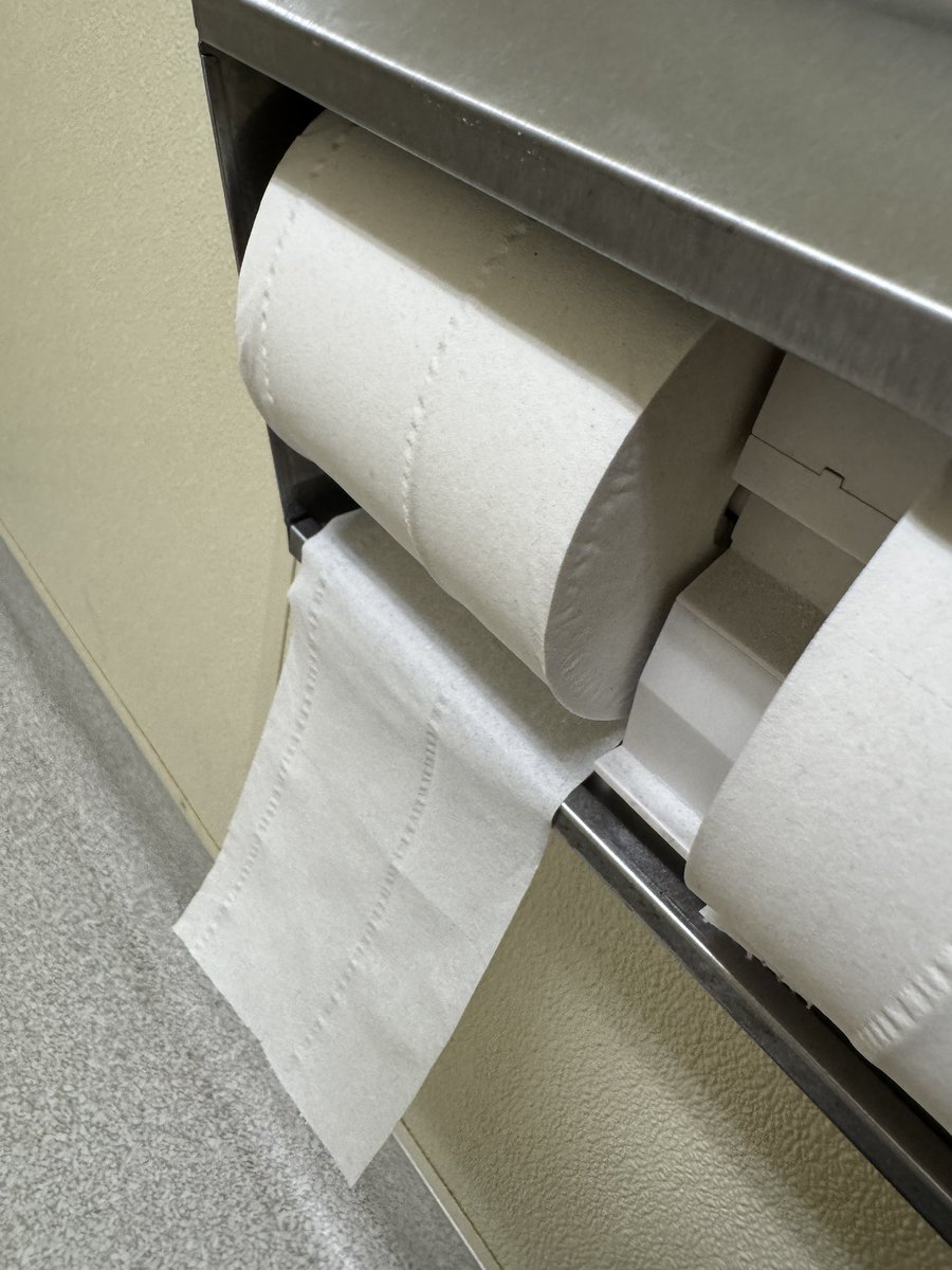Idc what anyone says but this is the WRONG way to put in the roll of toilet paper 💀