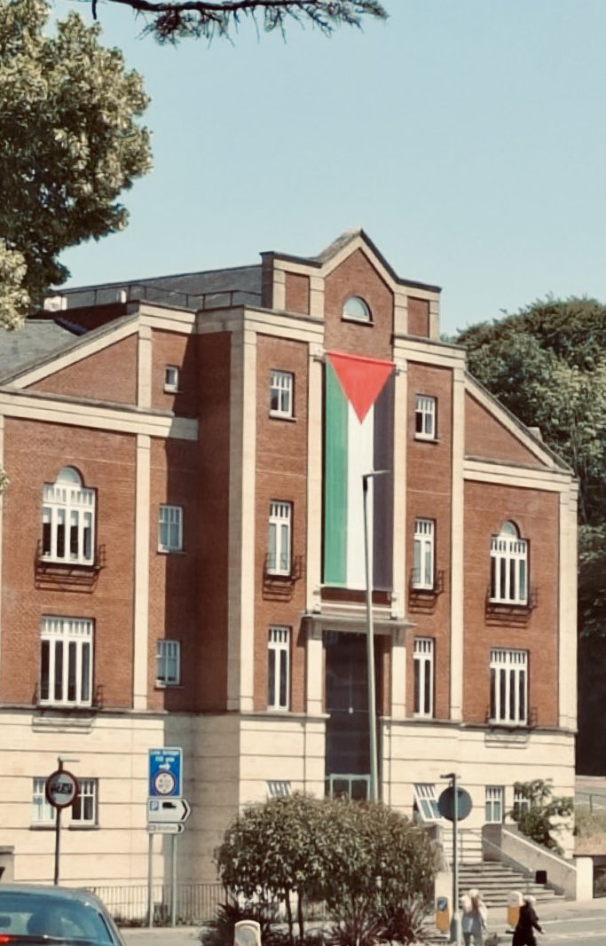 HeidiBachram's tweet image. The @ecotricity HQ in Stroud used to have Britain’s flag on it and now it has the Palestinian one. 

Still think that Israel controls the world?