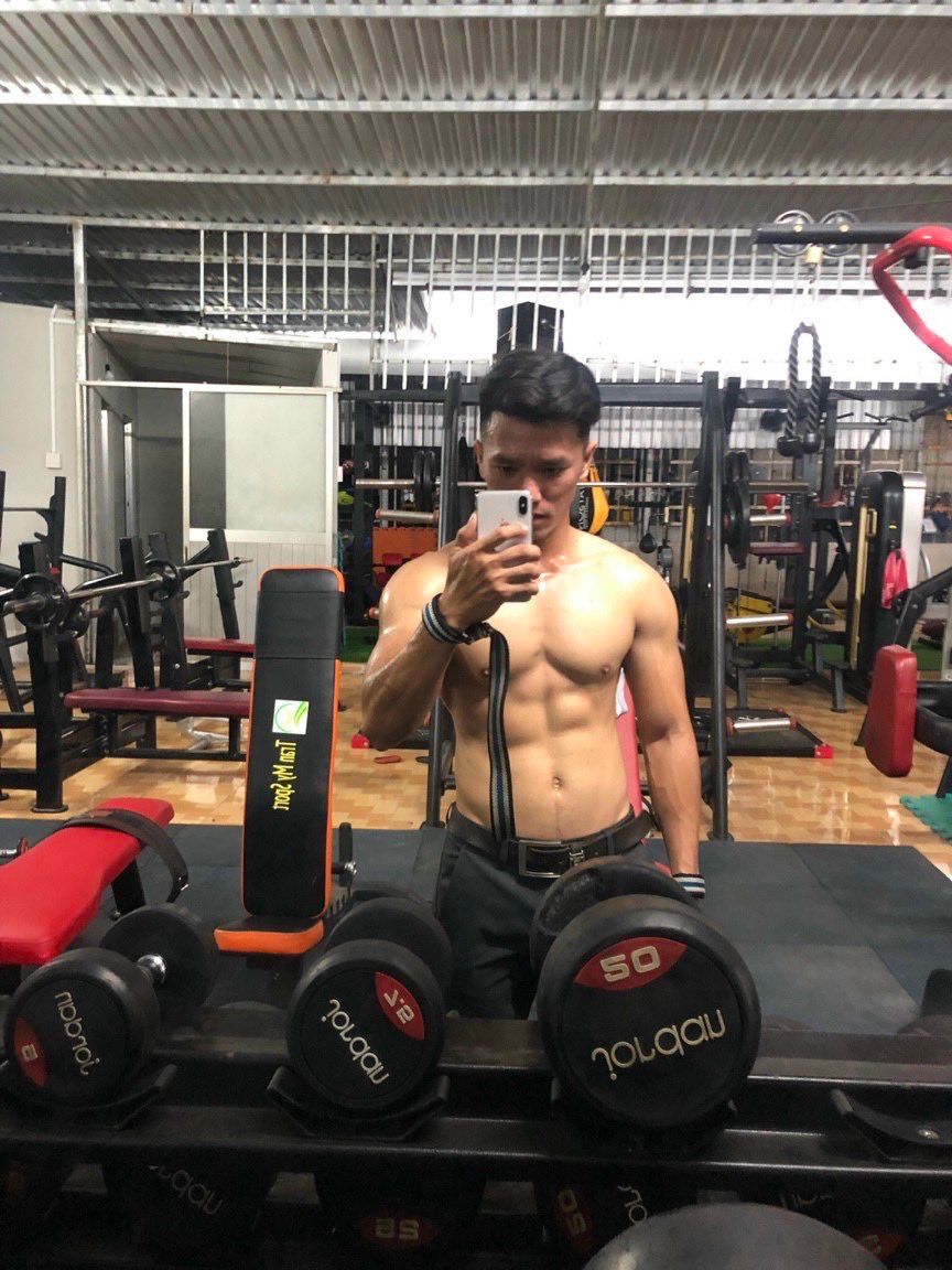 HuyTran121899's tweet photo. Anh bảo vệ em về tâm hồn và thể xác em có chịu ko nè 😂 https://t.co/iTx2fSt7Ep