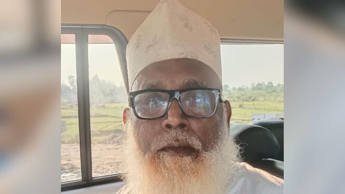 धर्मांतरण मामले में छांगुर बाबा का इस पूरे खेल में ब्राह्मण राजेश उपाध्याय नाम का कोर्ट क्लर्क साथ निभाता था, जो बाबा के खिलाफ उठने वाली हर आवाज को दबाने में मदद करता था.बदले में बाबा ने पुणे की करोड़ों की प्रॉपर्टी में उसकी पत्नी को हिस्सेदार बना दिया.