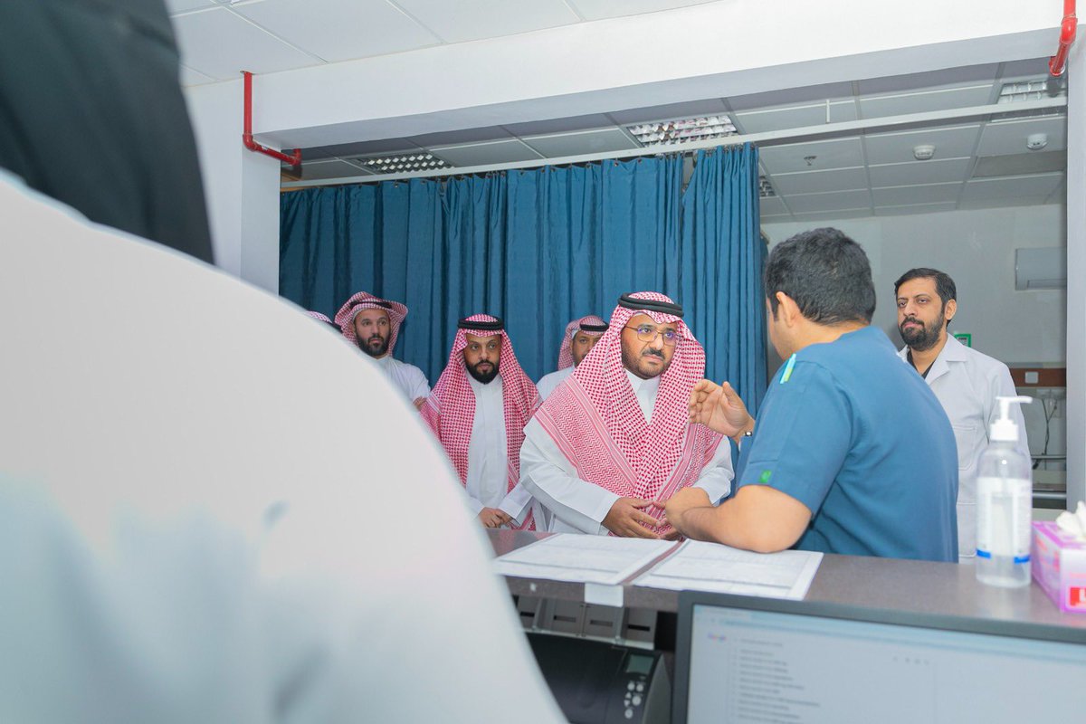 ClusterQassim's tweet photo. أكد على أهمية تكامل الجهود واستمرار العمل على تحسين الخدمات والبنية التحتية ورفع كفاءة الأداء التشغيلي، للارتقاء بجودة الرعاية الصحية وتحقيق رضا المستفيدين..

الرئيس التنفيذي لـ #تجمع_القصيم_الصحي د. موسى الحربي، يقوم بزيارة تفقدية لمستشفى قبة، اطلع خلالها على سير العمل والخدمات الصحية المقدمة، وأبرز التحديات التي تواجه تقديم الخدمات الصحية في المستشفى.