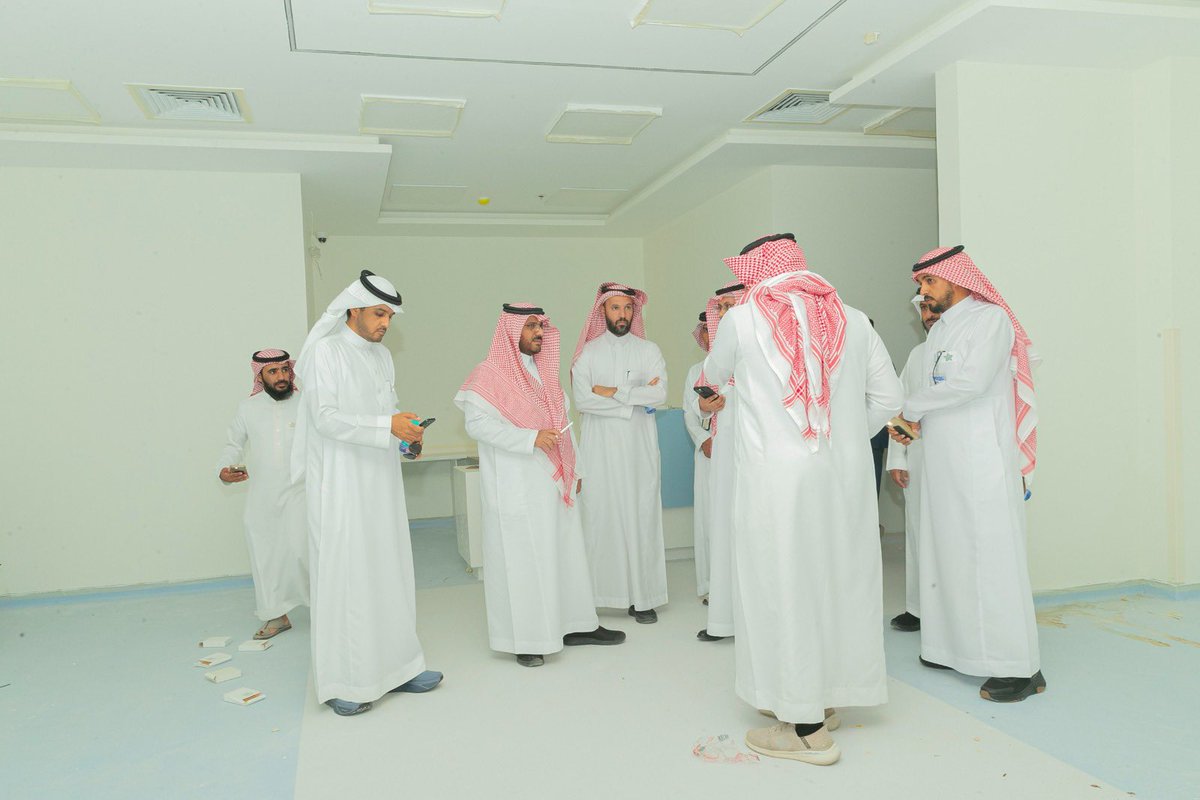 ClusterQassim's tweet photo. أكد على أهمية تكامل الجهود واستمرار العمل على تحسين الخدمات والبنية التحتية ورفع كفاءة الأداء التشغيلي، للارتقاء بجودة الرعاية الصحية وتحقيق رضا المستفيدين..

الرئيس التنفيذي لـ #تجمع_القصيم_الصحي د. موسى الحربي، يقوم بزيارة تفقدية لمستشفى قبة، اطلع خلالها على سير العمل والخدمات الصحية المقدمة، وأبرز التحديات التي تواجه تقديم الخدمات الصحية في المستشفى.