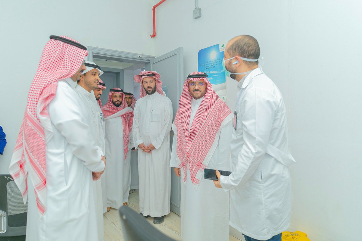 ClusterQassim's tweet photo. أكد على أهمية تكامل الجهود واستمرار العمل على تحسين الخدمات والبنية التحتية ورفع كفاءة الأداء التشغيلي، للارتقاء بجودة الرعاية الصحية وتحقيق رضا المستفيدين..

الرئيس التنفيذي لـ #تجمع_القصيم_الصحي د. موسى الحربي، يقوم بزيارة تفقدية لمستشفى قبة، اطلع خلالها على سير العمل والخدمات الصحية المقدمة، وأبرز التحديات التي تواجه تقديم الخدمات الصحية في المستشفى.
